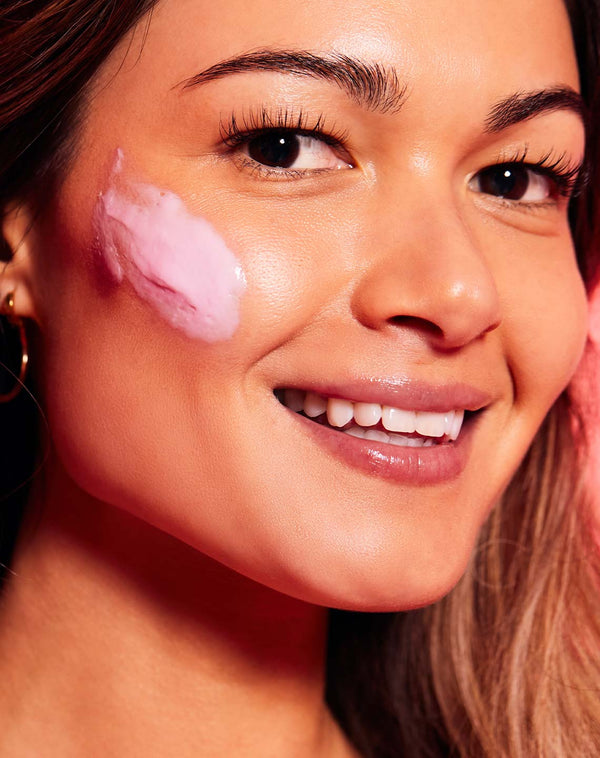 Model with Sand & Sky Australian Emu Apple Super Bounce Mask applied to her face